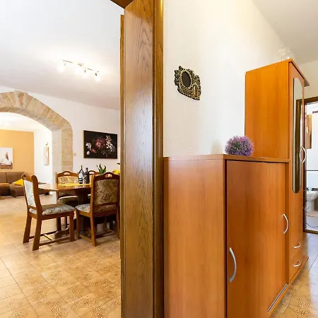 Apartment Fratta *